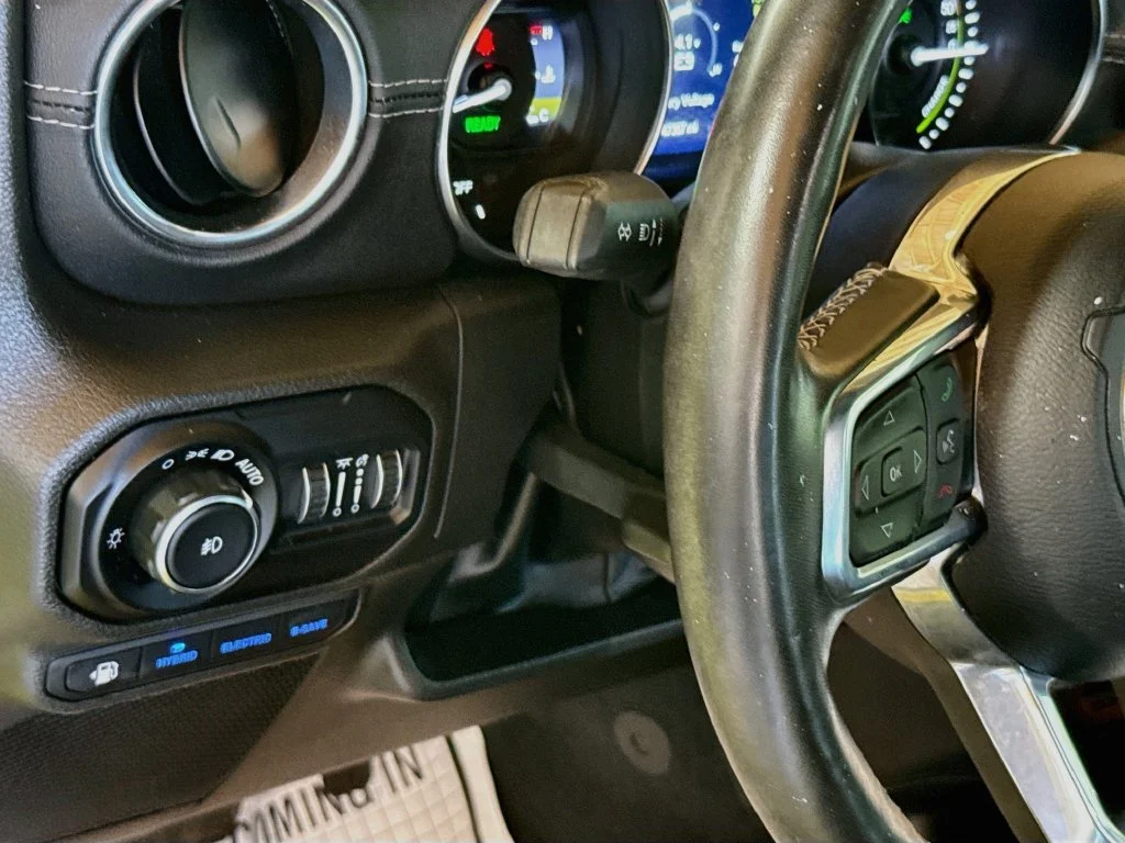 Used 2022  Jeep Unlimited Sahara 4xe image 11