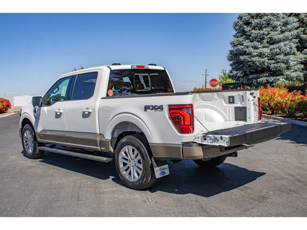 New 2026 Star White Metallic Tri-Coat Ford King Ranch image 9