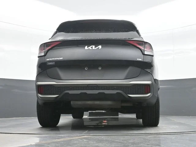 Used 2023 Black Kia X-Line image 18