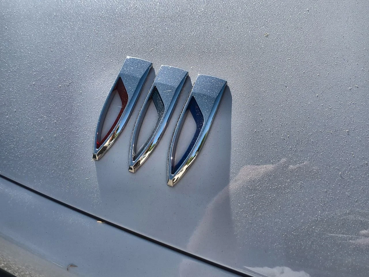 New 2026 Iridescent White Tricoat Buick Avenir image 32