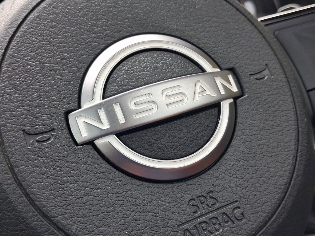 Used 2023 White Nissan Platinum image 24
