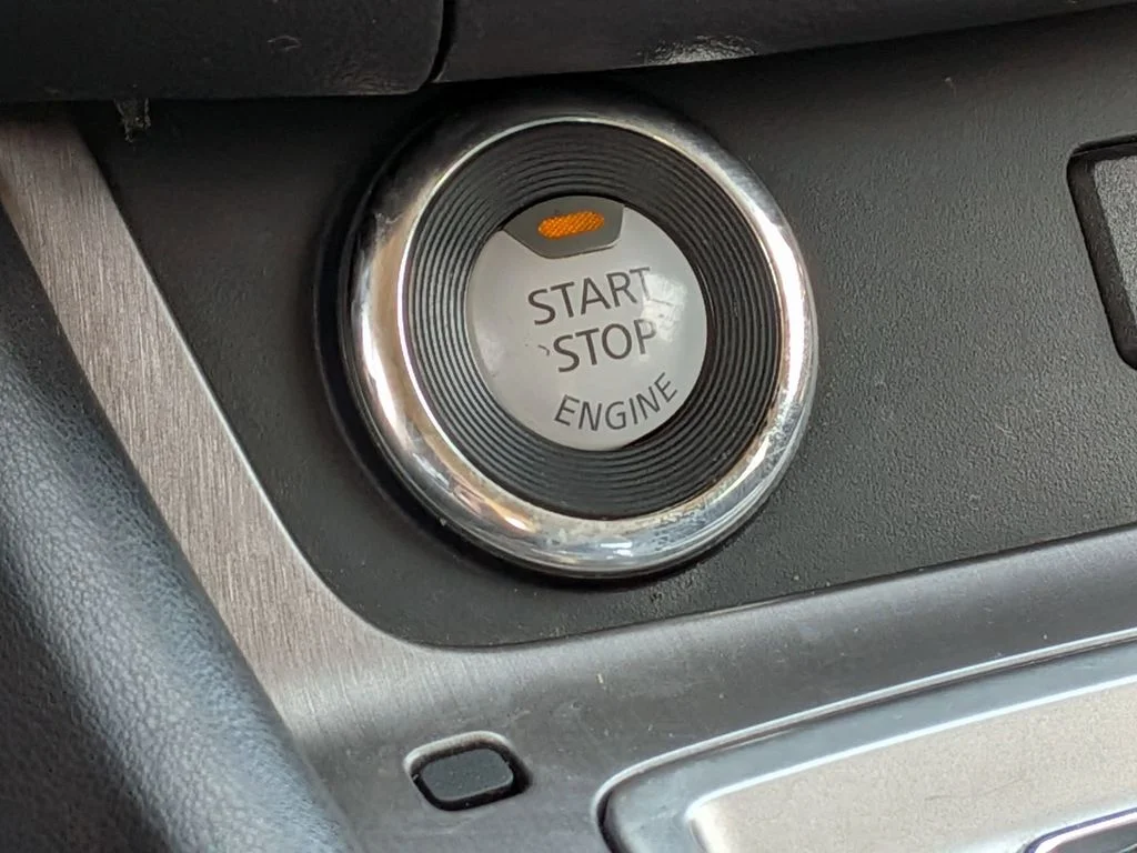 Used 2021 Silver Nissan SL image 15