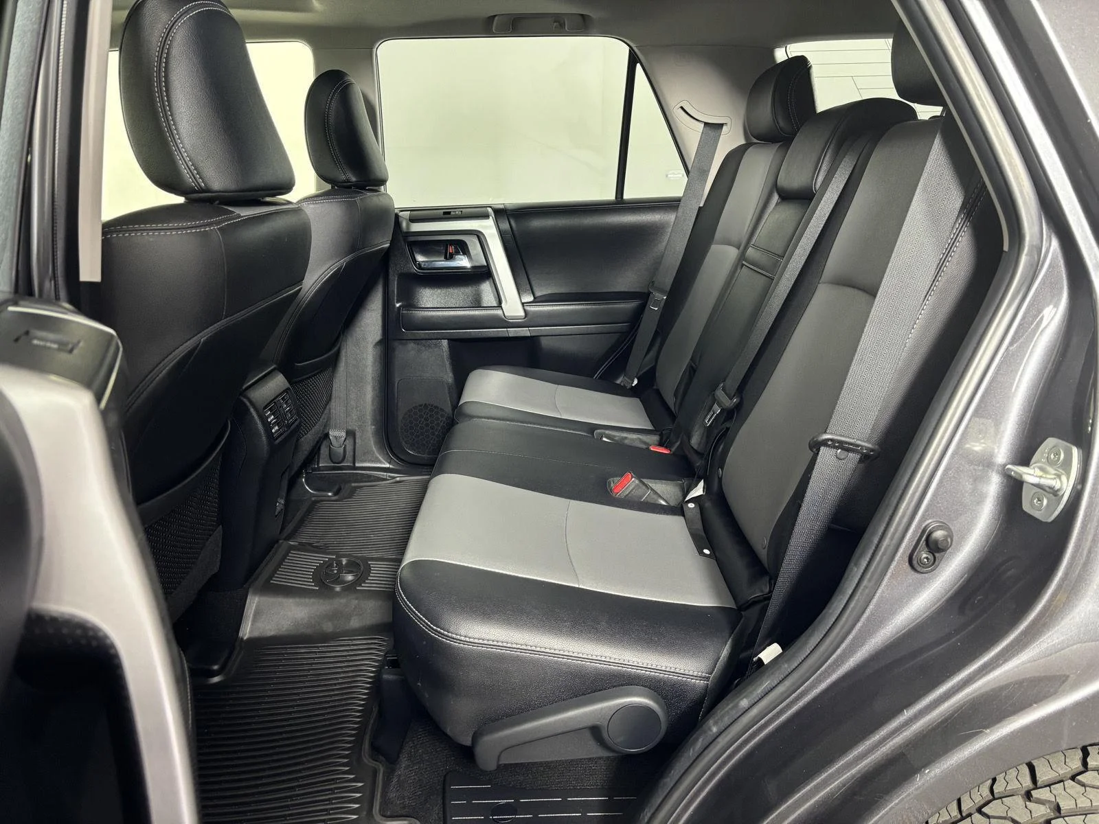 Used 2023 Magnetic Gray Metallic Toyota SR5 Premium image 14