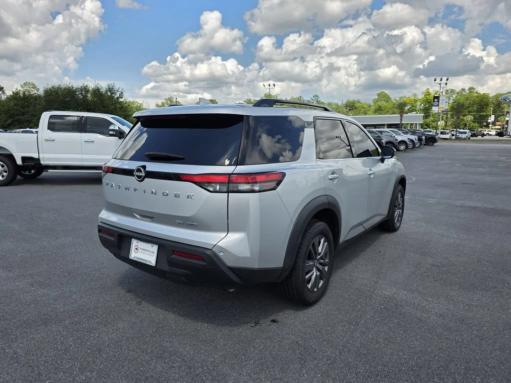 Used 2024 Silver Nissan SV image 5