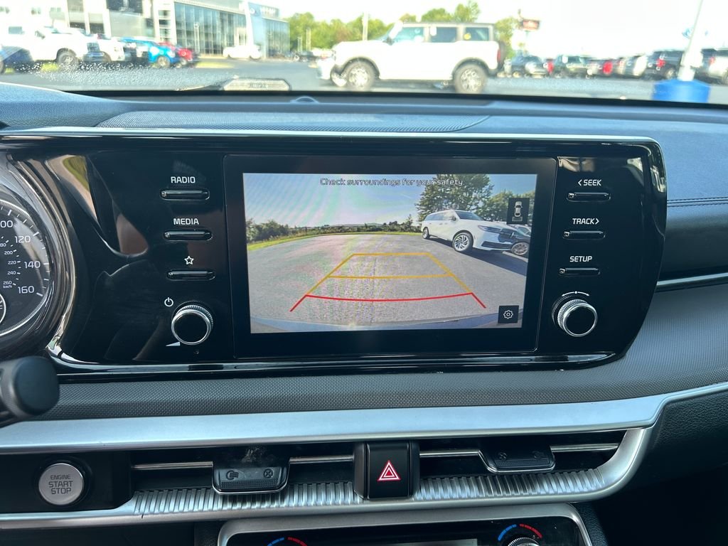 Used 2022 Black Kia LXS image 21