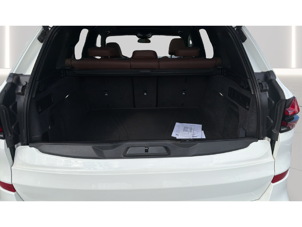 Used 2024 Alpine White BMW sDrive40i image 37