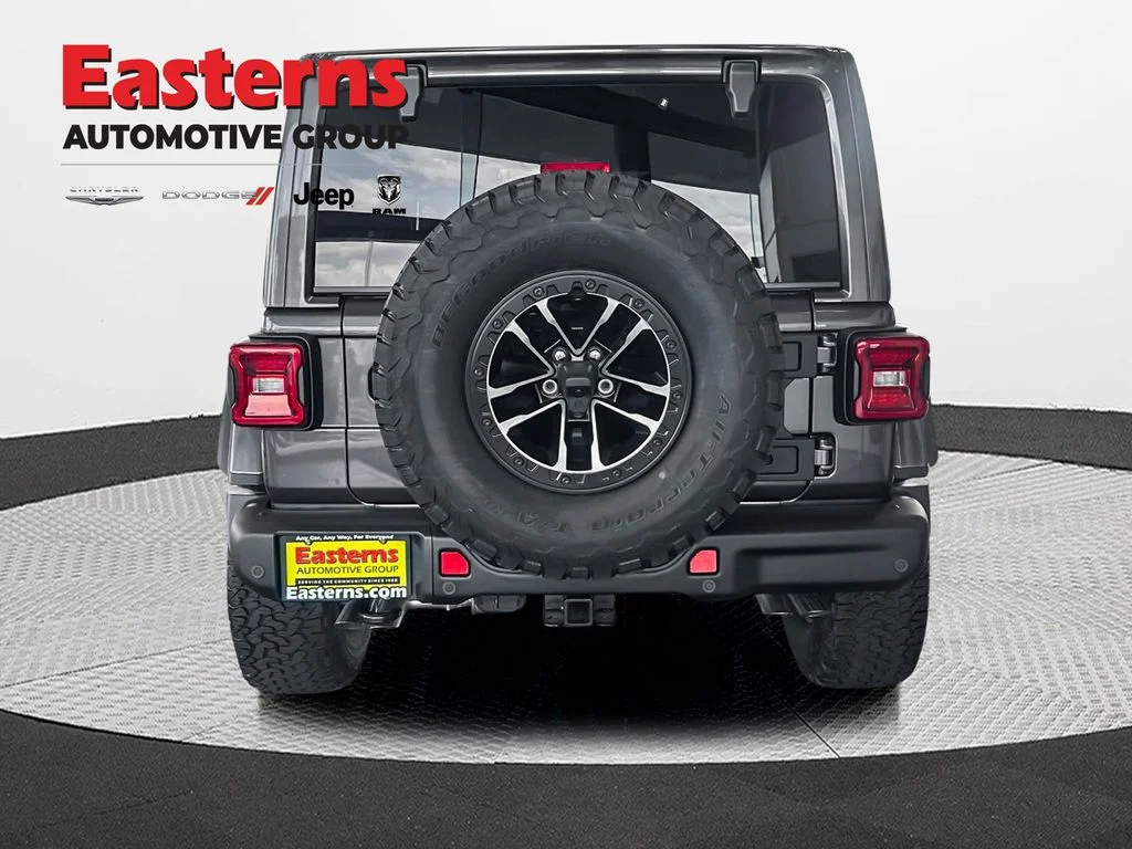 New 2026 Granite Crystal Metallic Clear-Coat Exterior Paint Jeep Moab 392 image 7