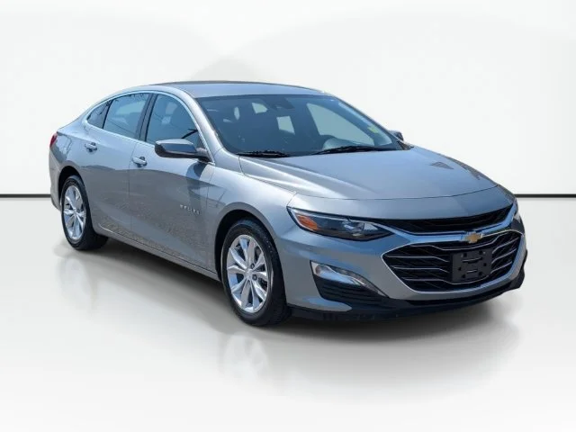 Used 2024 Gray Chevrolet LT image 4