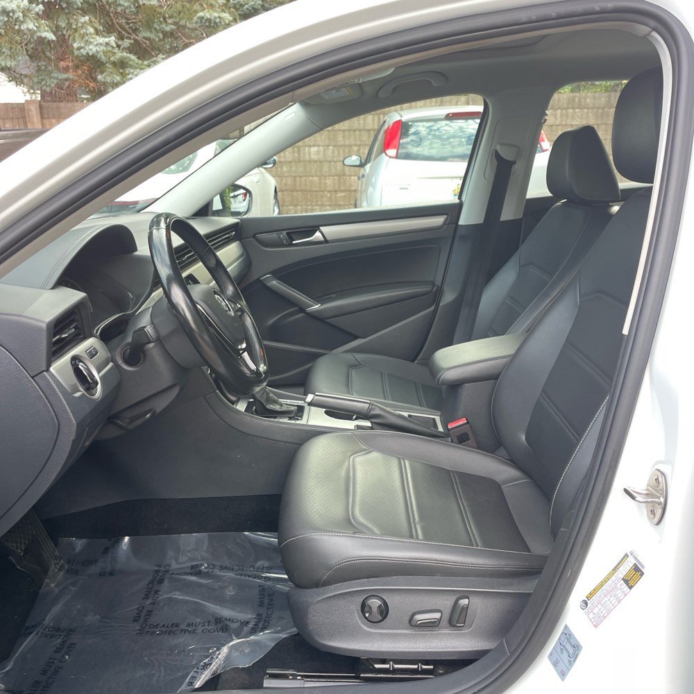 Used 2020 Pure White Volkswagen 2.0T SE image 6