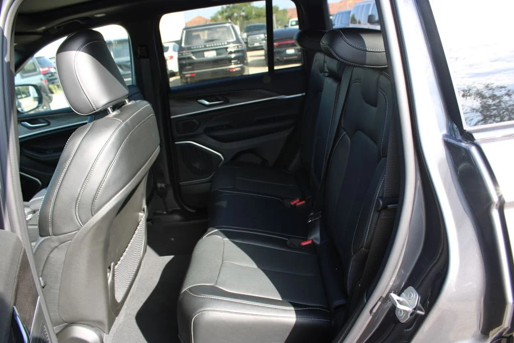 New 2026 Baltic Gray Metallic Clearcoat Jeep Limited Reserve image 16
