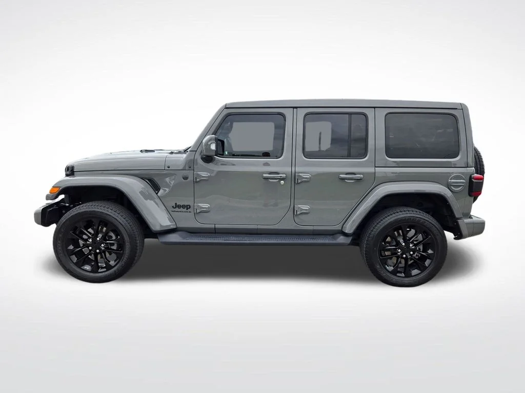 Used 2023 Gray Jeep Sahara image 8