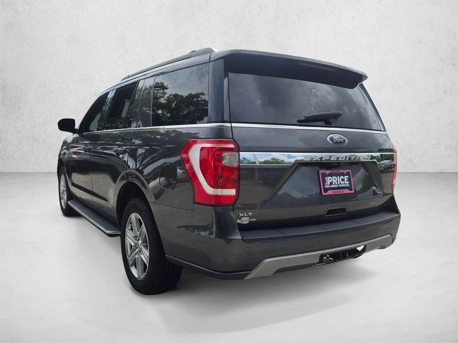 Used 2021 Magnetic Metallic Ford XLT image 8