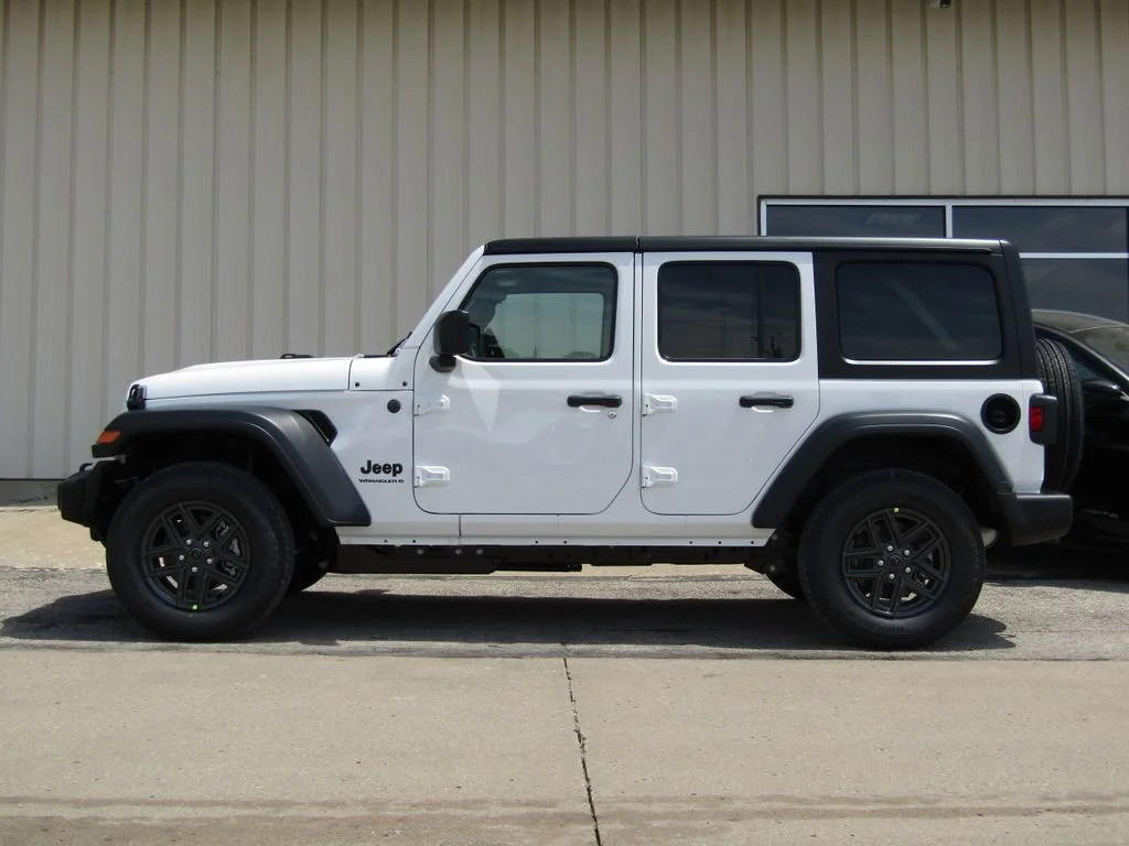New 2026 Bright White Clearcoat Jeep Sport RHD image 11