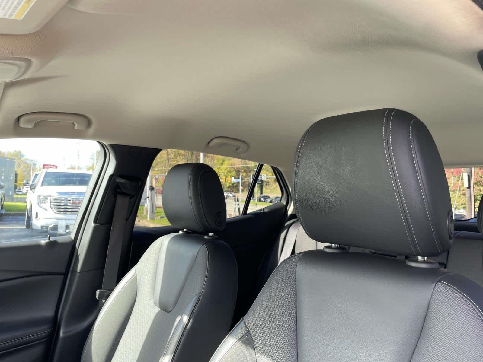 Used 2022 Summit White Buick Select image 6
