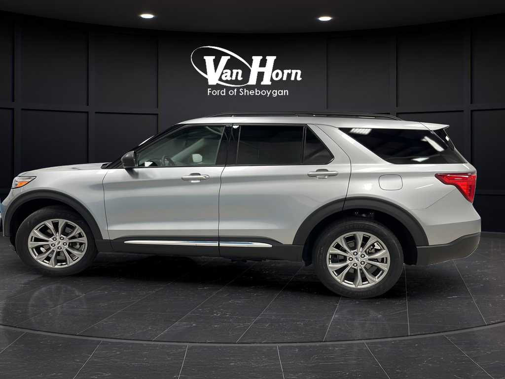 Used 2023 Iconic Silver Metallic Ford XLT image 4
