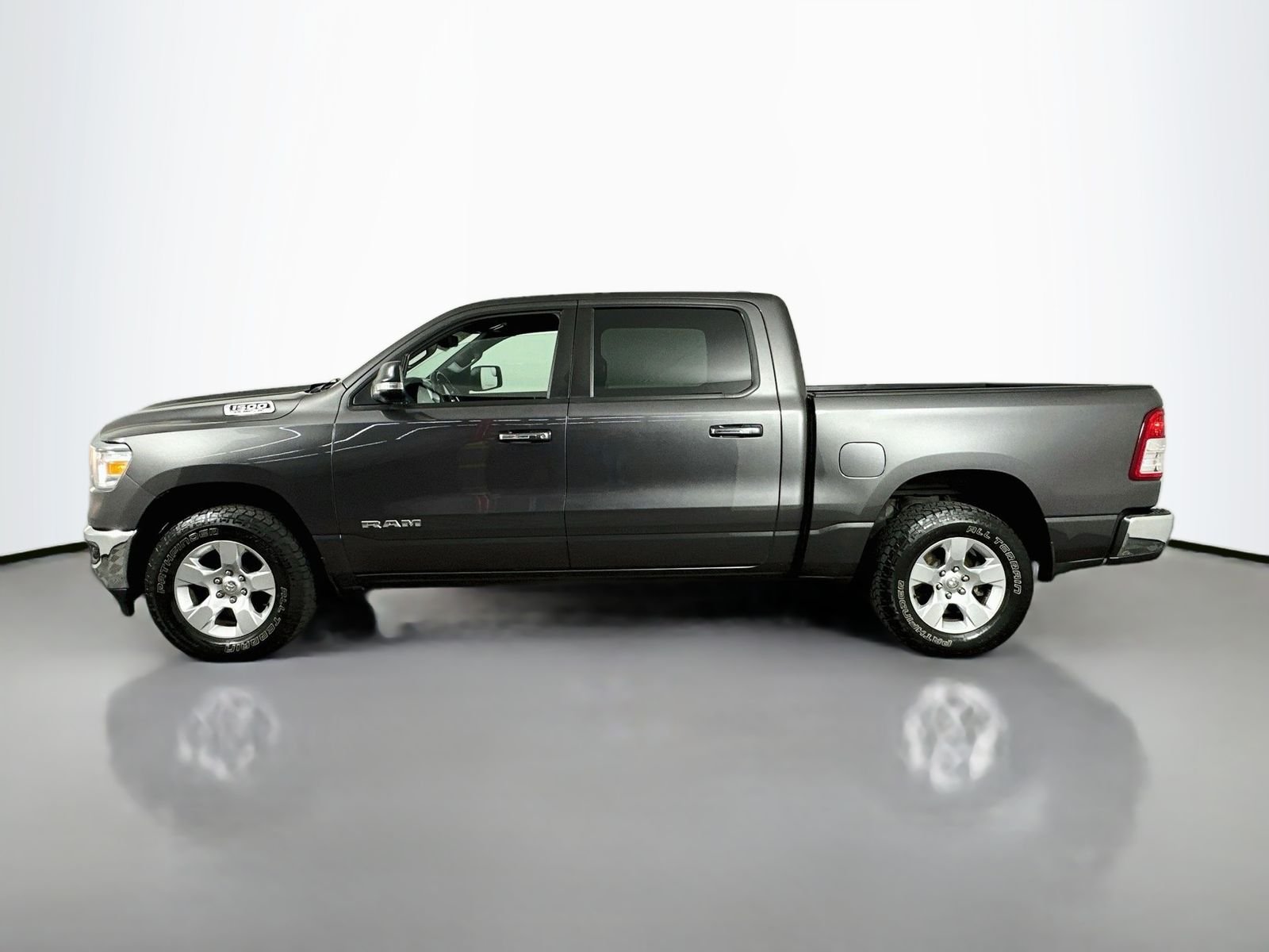 Used 2019 Granite Crystal Metallic Clearcoat Ram Big Horn/Lone Star image 4
