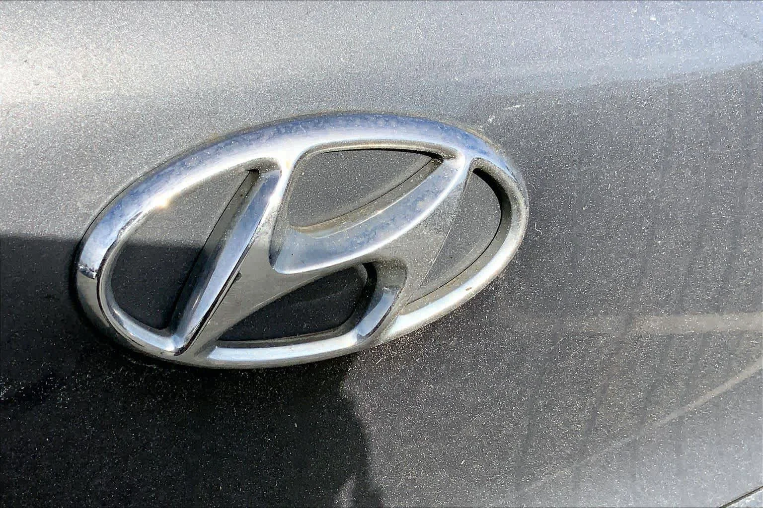 Used 2018 Coliseum Gray Hyundai SEL image 10
