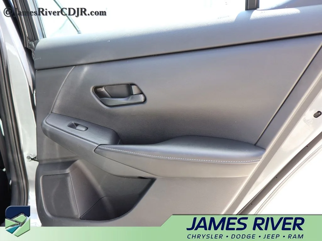 Used 2024 Gray Nissan SV image 11