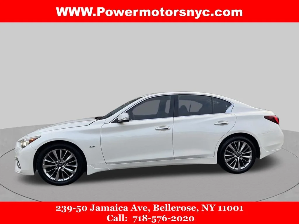 Used 2018 White INFINITI 3.0t LUXE image 2