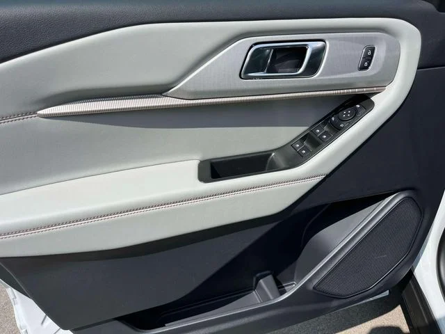New 2027 Avalanche Gray Ford Active image 20