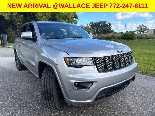 Used 2020 Silver Jeep Altitude image 3