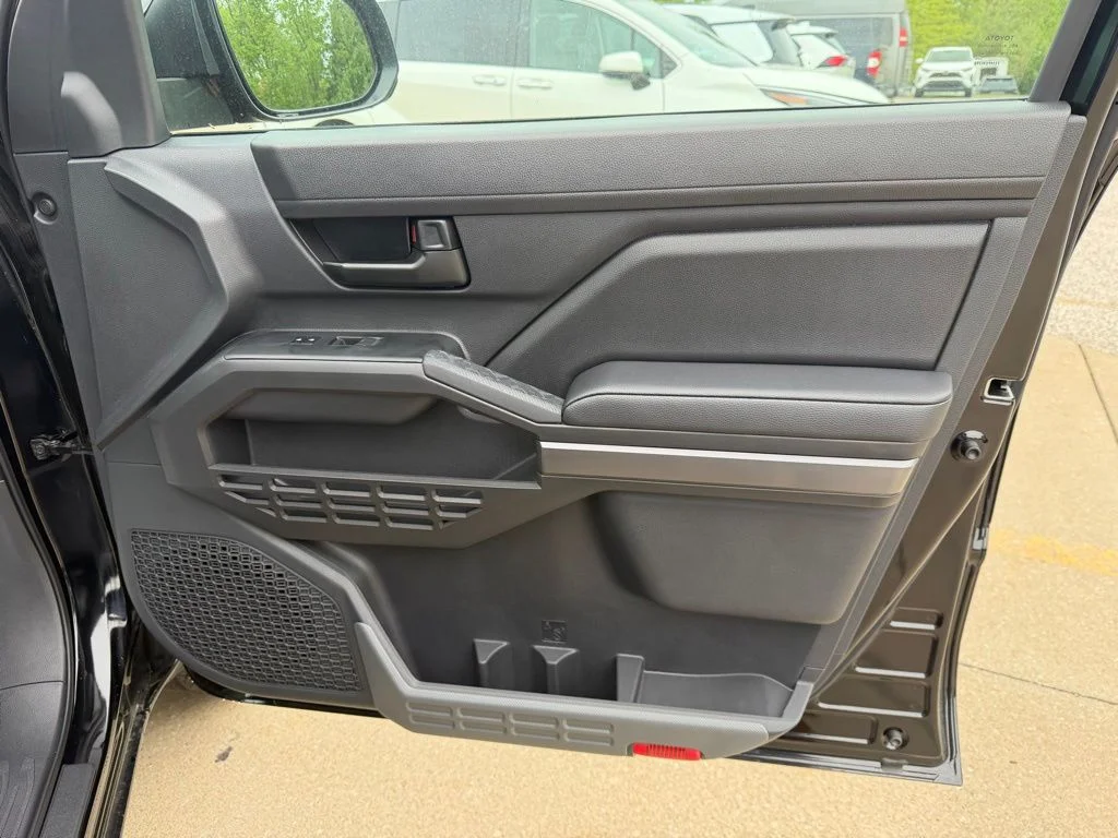 2026 Toyota Tacoma SR5 - Photo 32