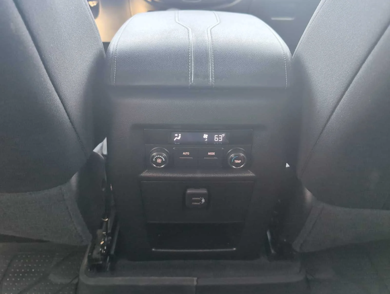 Used 2023 Silver Sage Metallic Chevrolet LT Cloth image 21