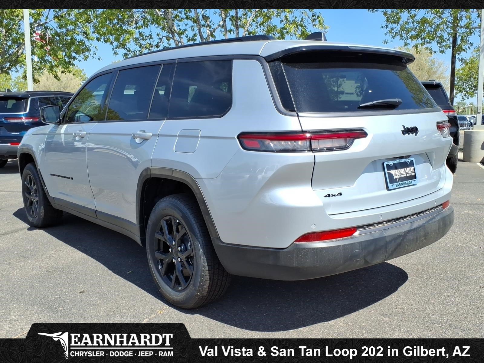 New 2026 Silver Zynith Exterior Paint Jeep Laredo Altitude image 3