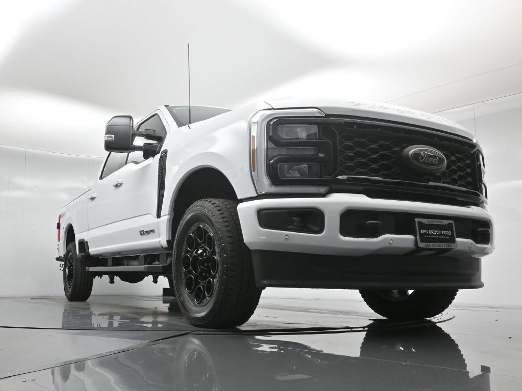 New 2026 Oxford White Ford Lariat image 43