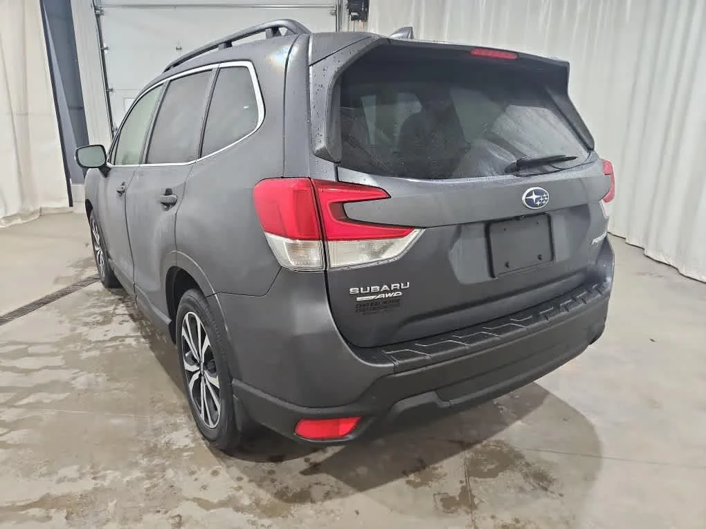 Used 2023 Magnetite Gray Metallic Subaru Limited image 5
