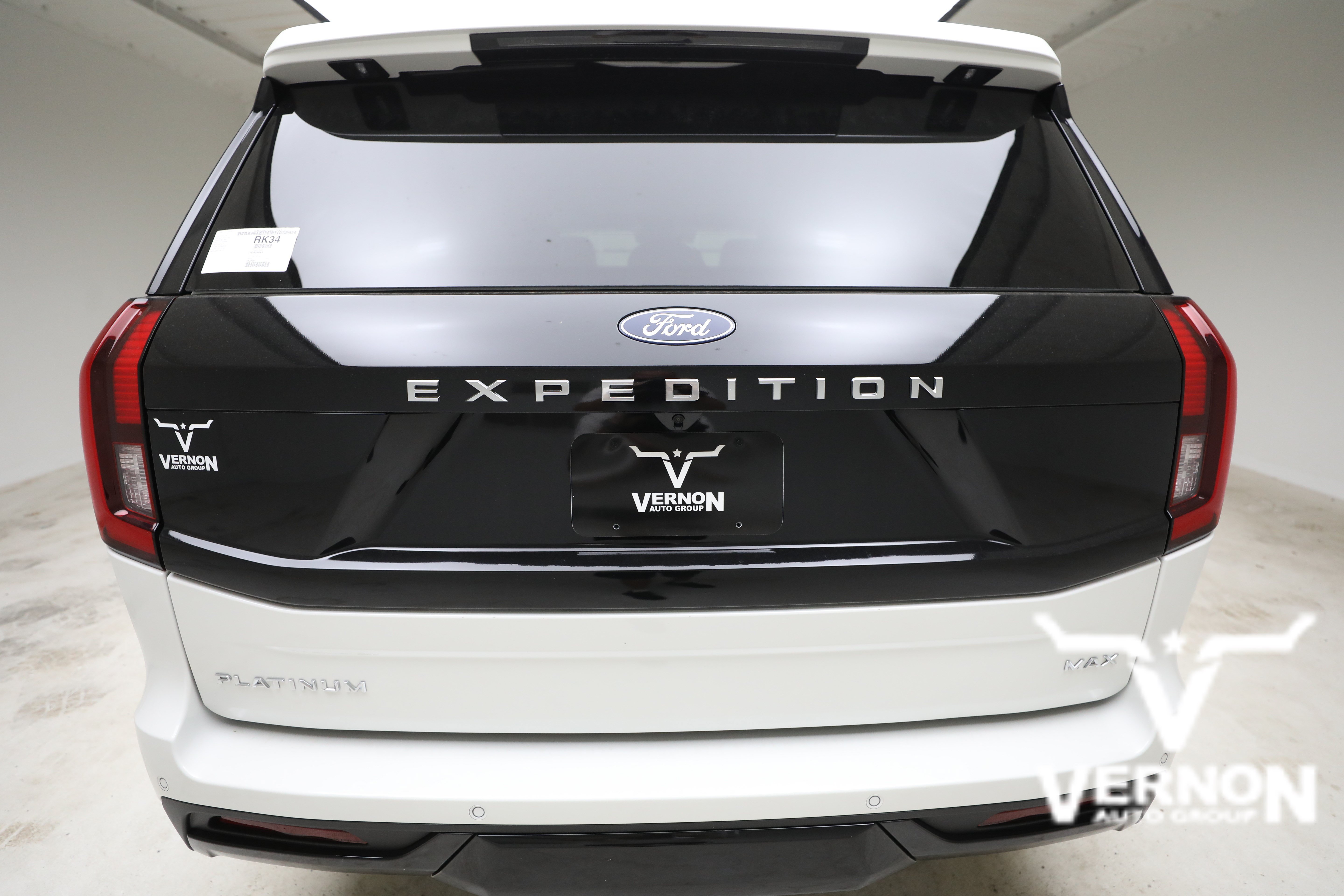 New 2027 Star White Metallic Tri-Coat Ford  image 4