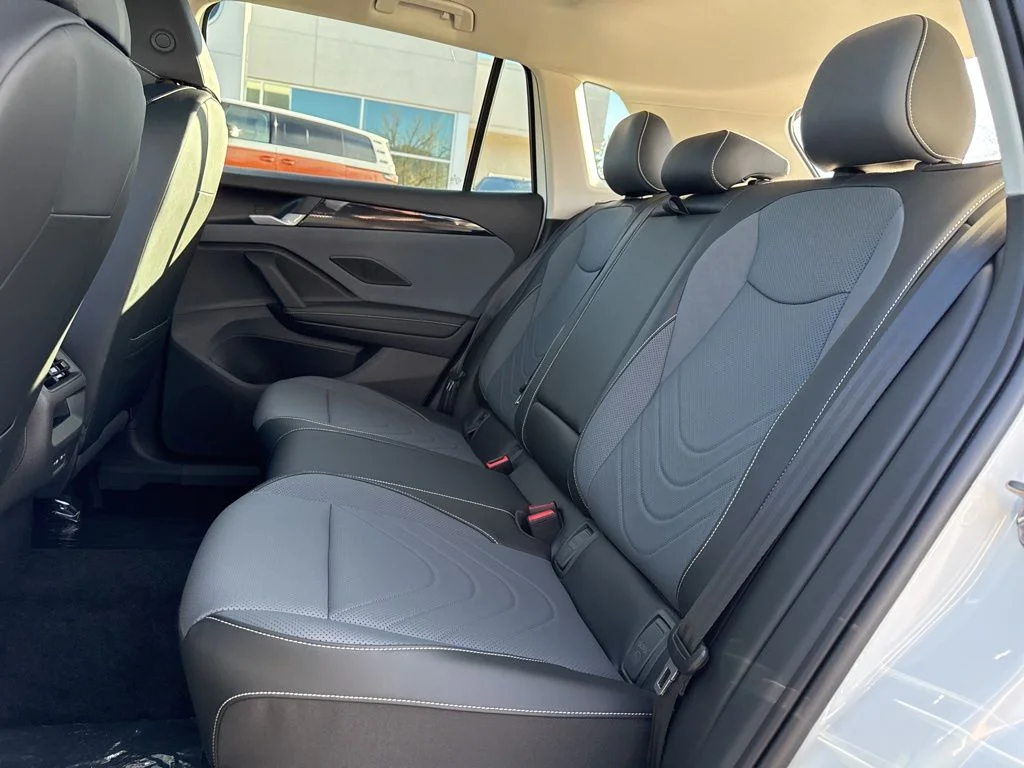 New 2026 White Volkswagen 2.0T SE image 24