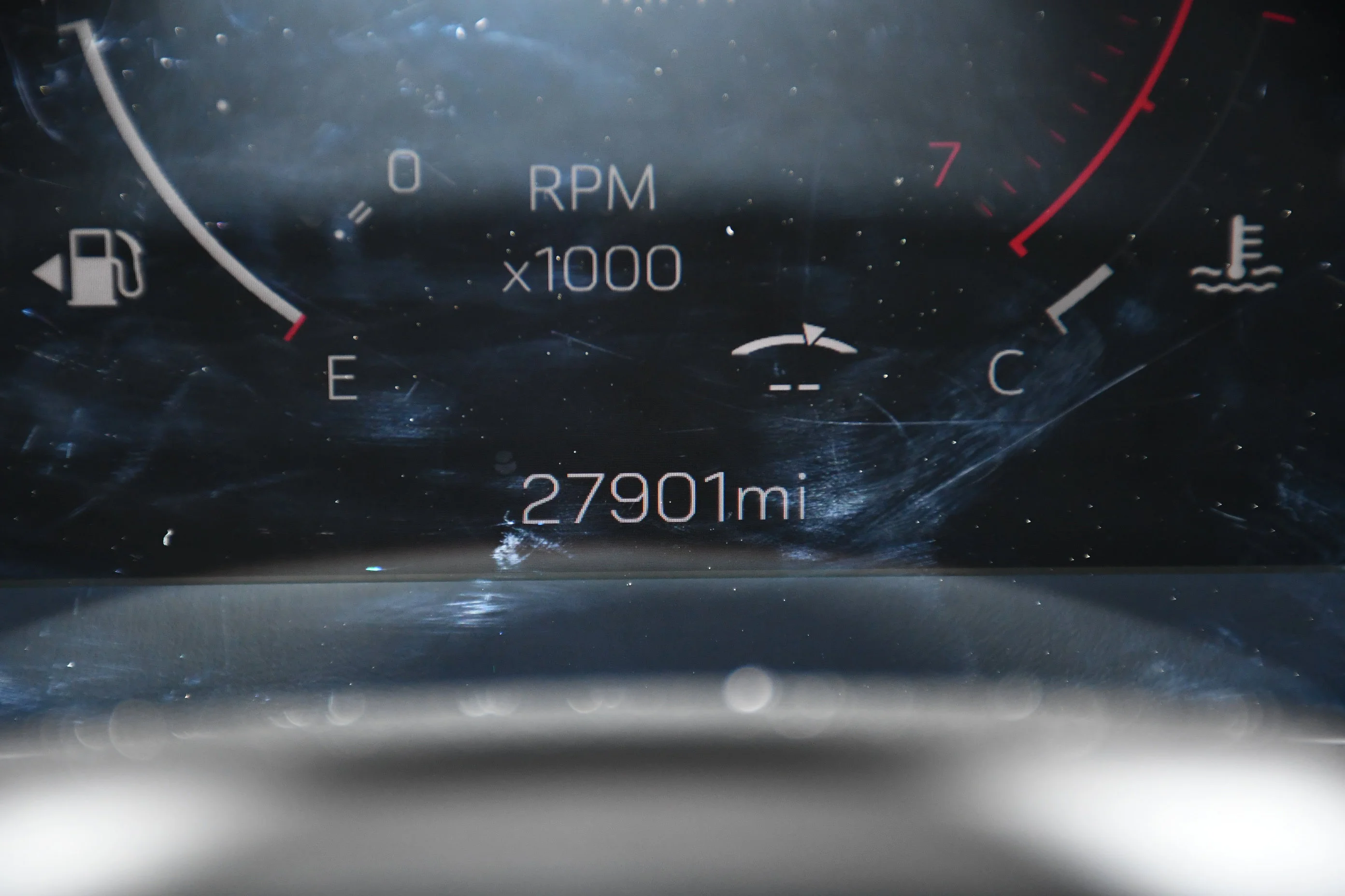 Used 2025 Summit White GMC AT4 image 18