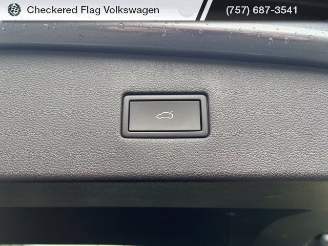 Used 2022 Platinum Gray Metallic Volkswagen 2.0T SE image 36