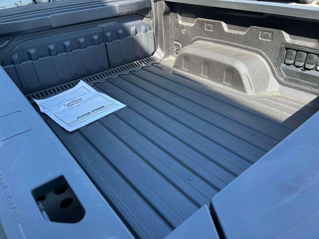 2025 GMC Sierra EV Denali - Photo 11