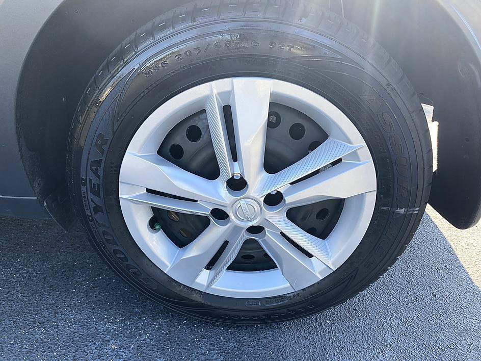 Used 2021 Gun Metallic Nissan S image 28