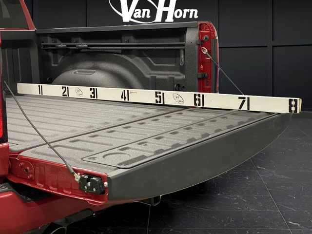 New 2026 Molten Red Pearl-Coat Exterior Paint RAM Big Horn/Lone Star image 14