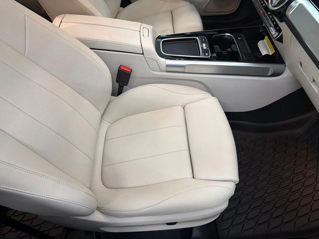 New 2026 White Mercedes-Benz GLB 250 image 29