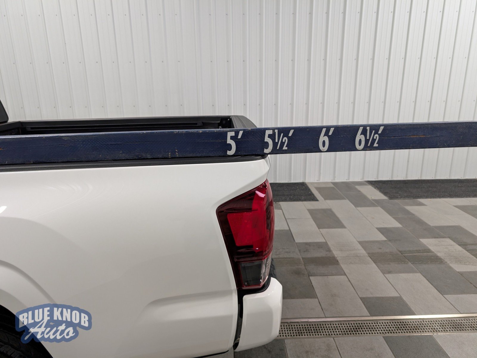 2022 Toyota Tacoma SR photo 3