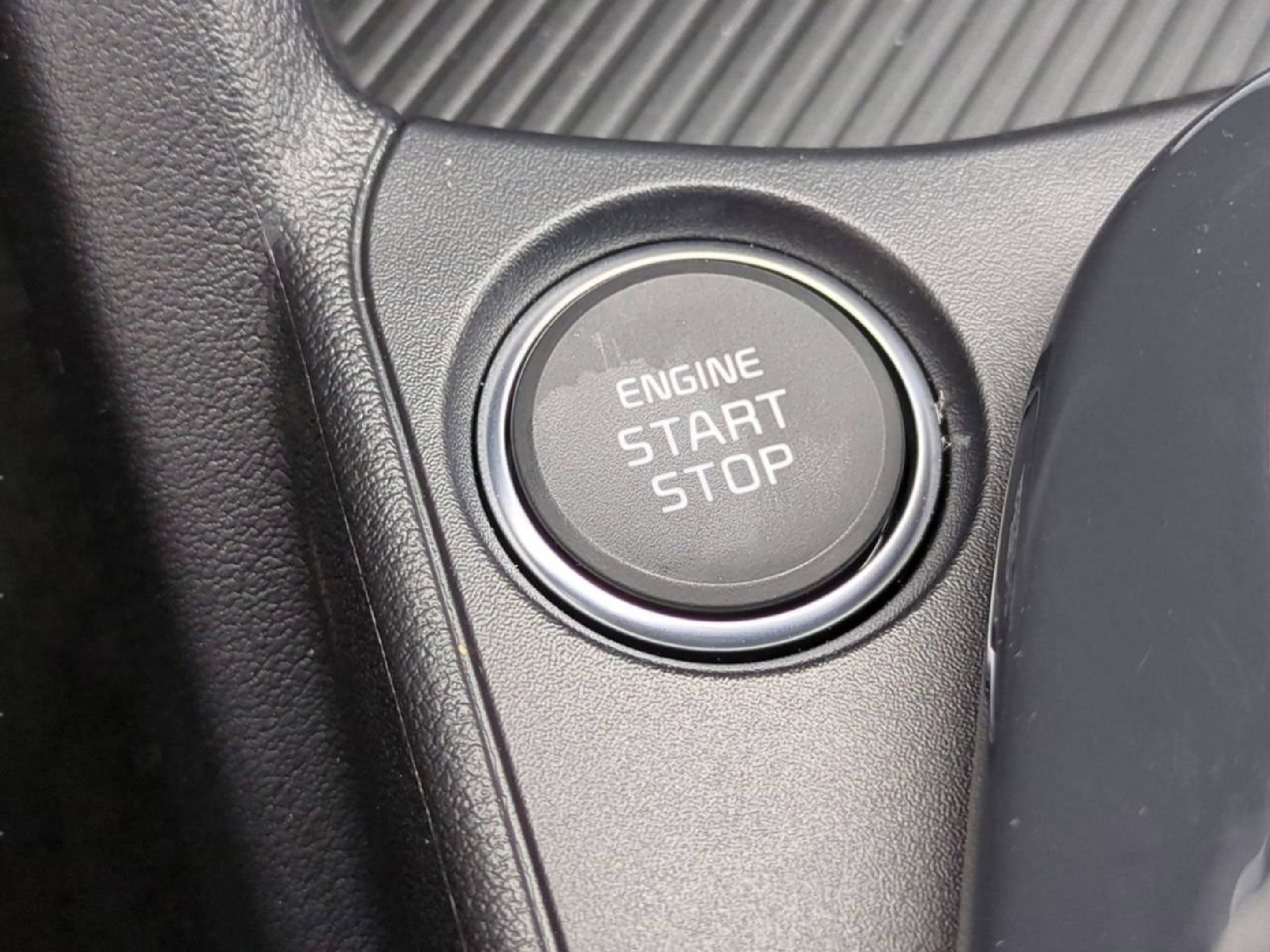 New 2026 Snow White Pearl Kia EX image 31