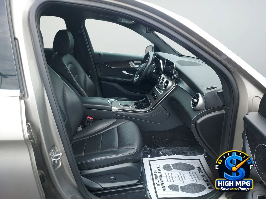 Used 2020 Silver Mercedes-Benz GLC 300 image 24