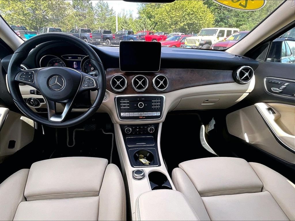 Used 2018 Gray Mercedes-Benz GLA 250 image 21