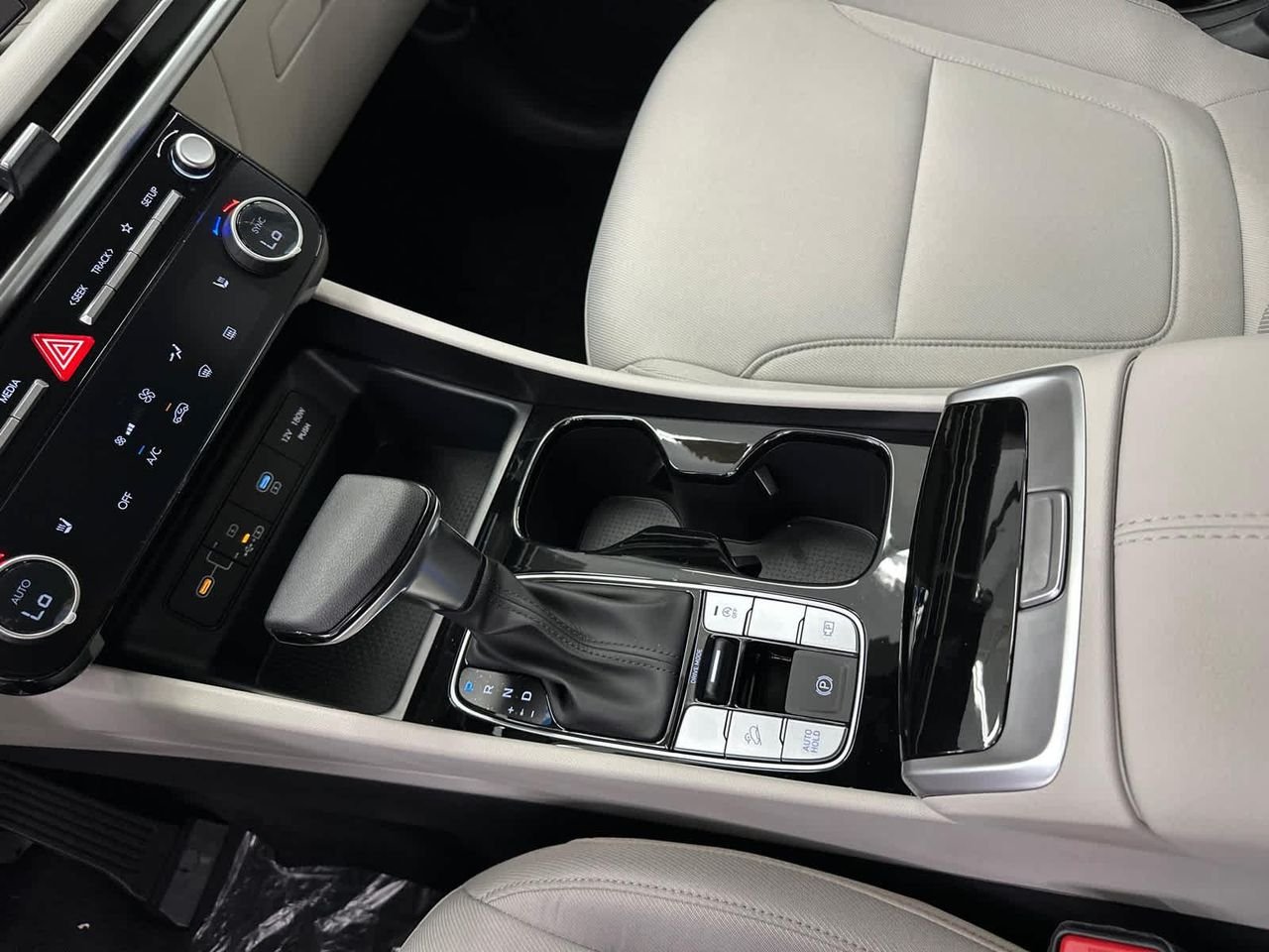 New 2026 Shimmering Silver Hyundai SEL FWD image 25