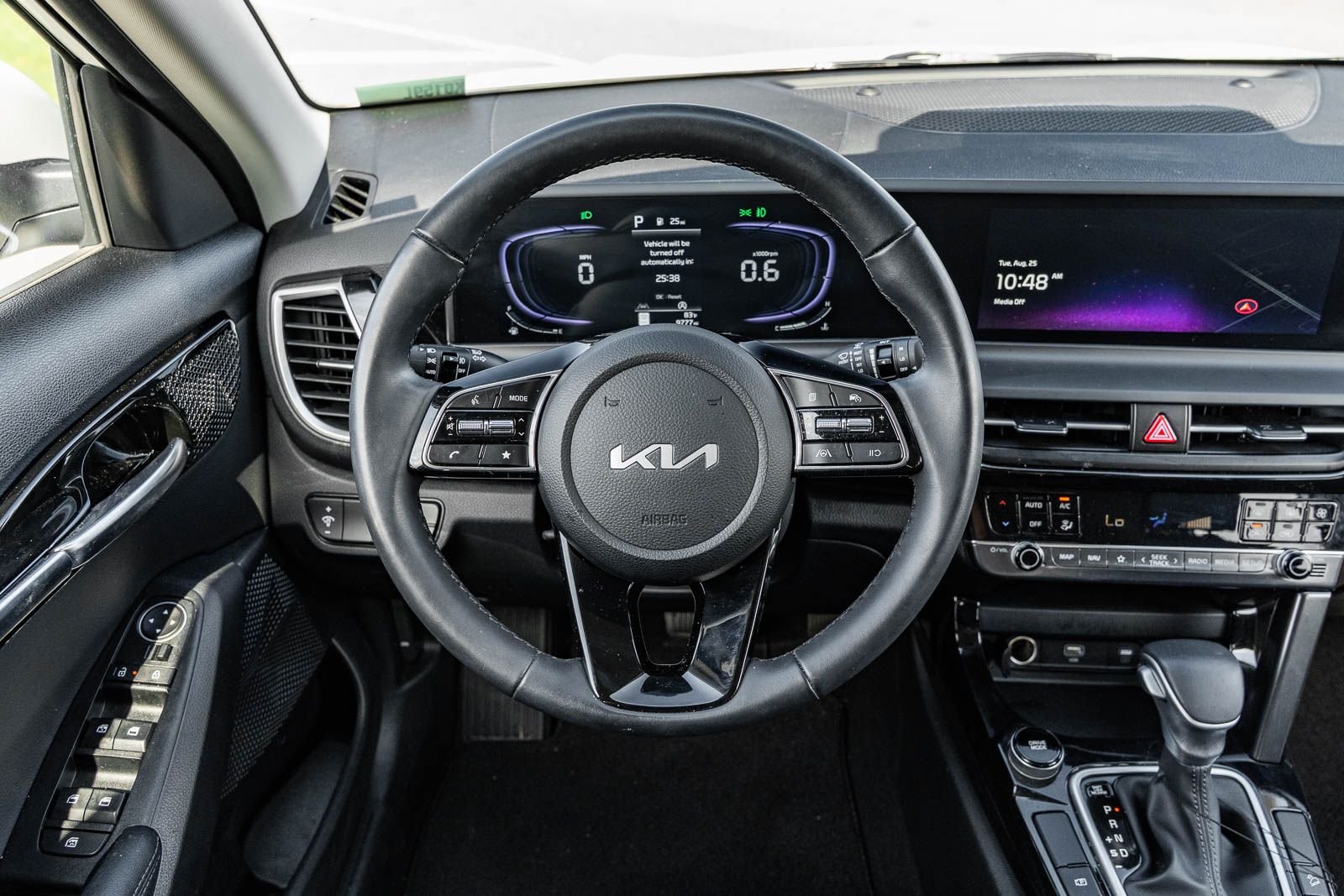 Used 2026 White Kia S image 22