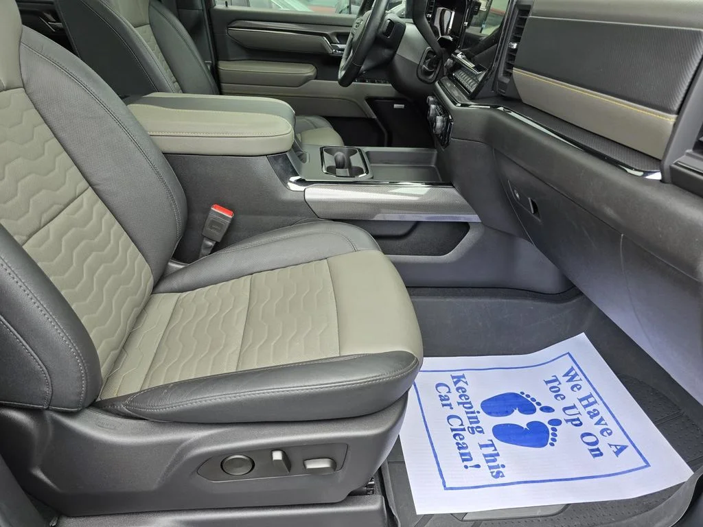 Used 2025 Slate Gray Metallic Chevrolet ZR2 image 20