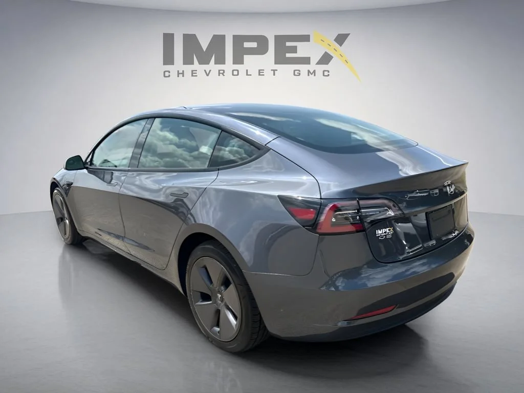 Used 2023 Gray Tesla  image 3