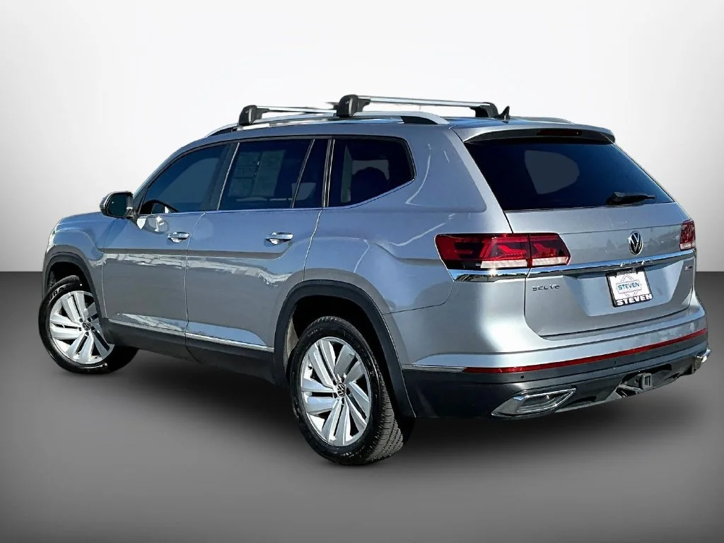 Used 2021 Pyrite Silver Metallic Volkswagen SEL image 4