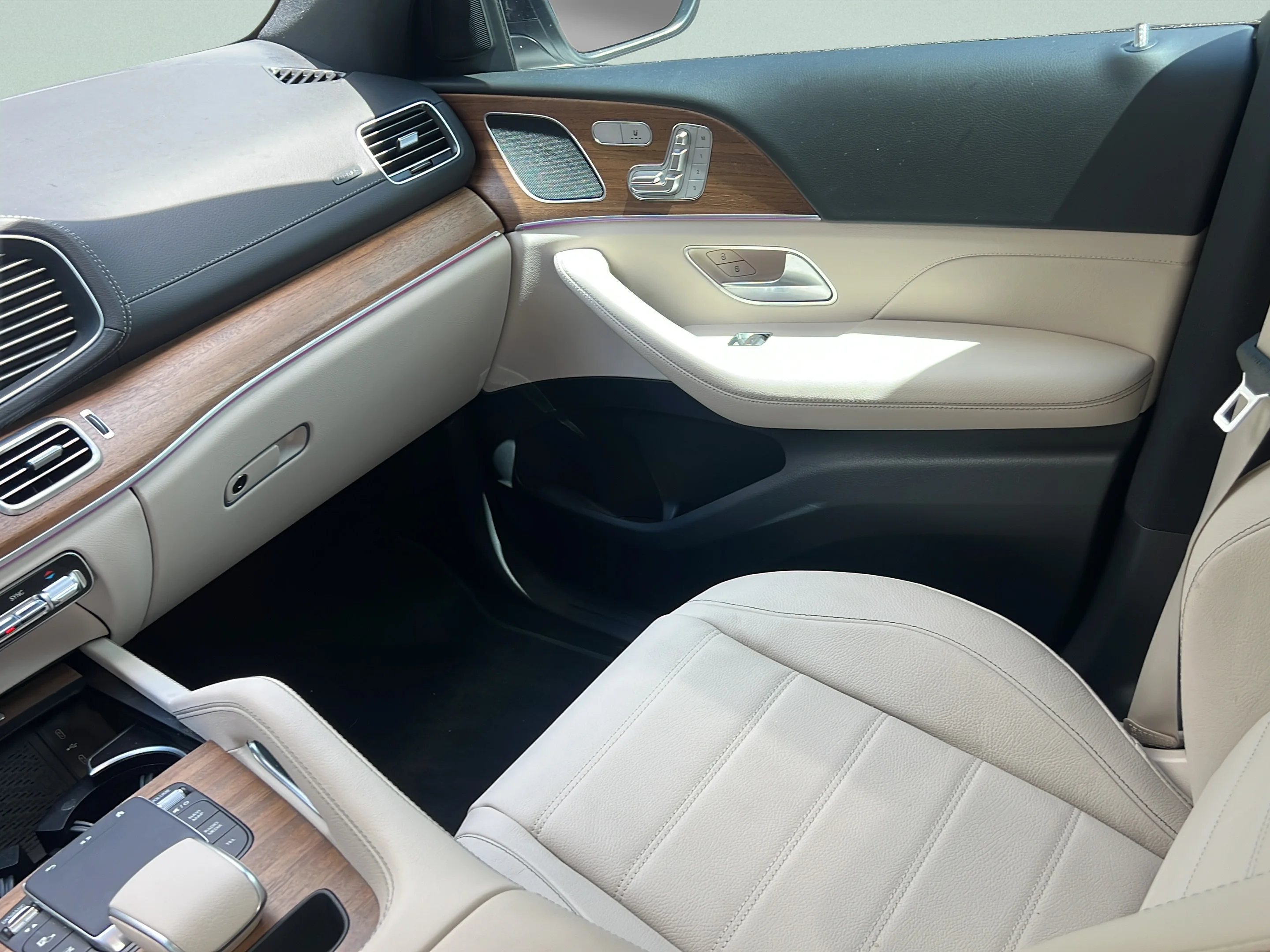 Used 2025 Polar White Mercedes-Benz GLE 450 image 13