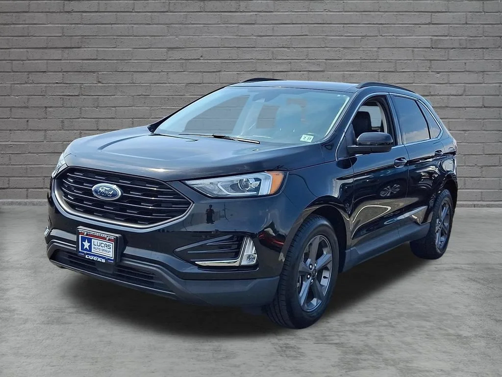 Used 2022 Black Ford SEL image 5