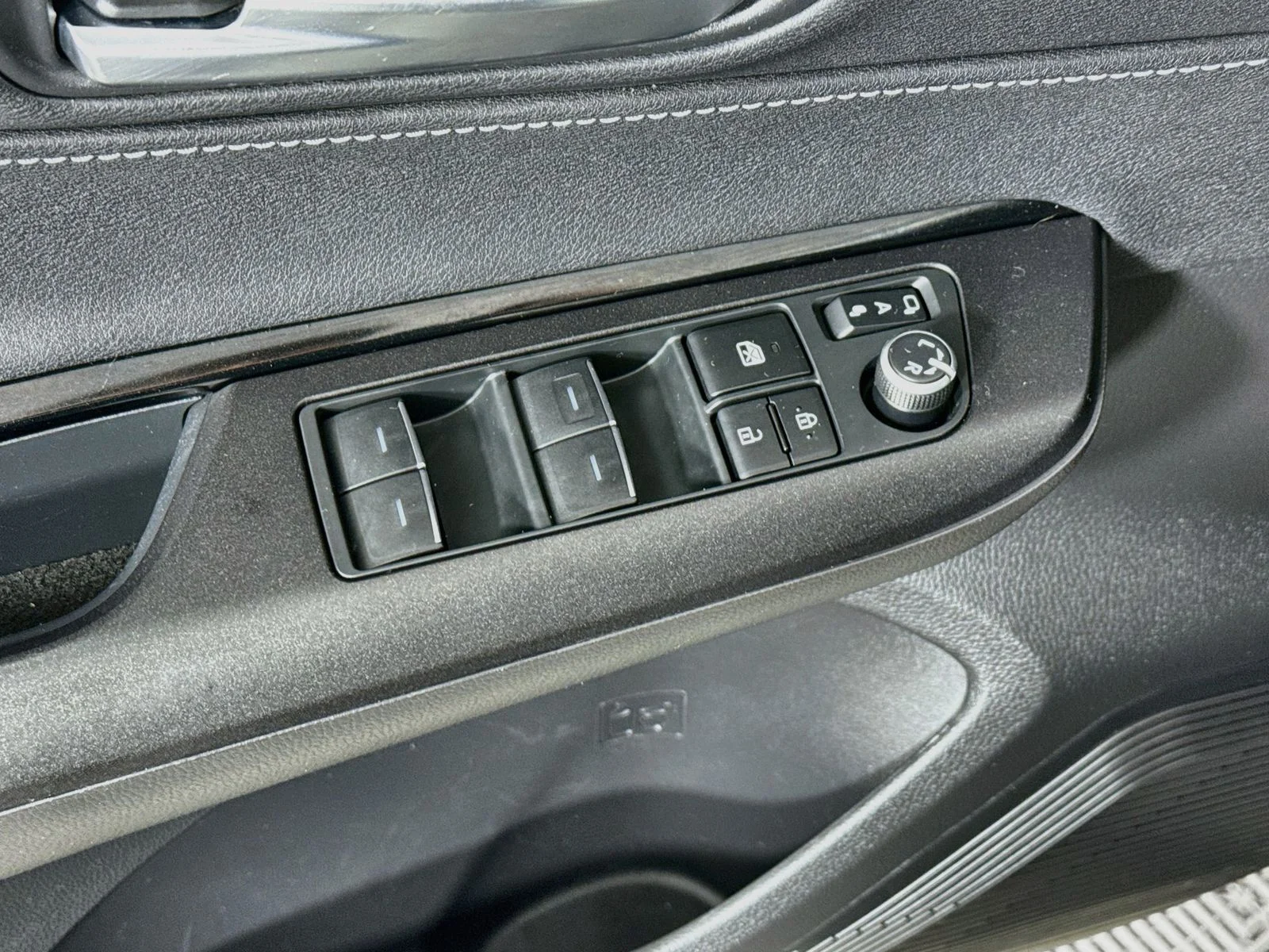 Certified Used 2023 Silver Toyota LE image 17